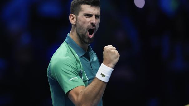 <p>Der Serbe Novak Djokovic reagiert nach seinem Sieg.</p>