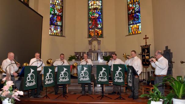 <p>„Halali“ spielte am Sonntag in der Bütgenbacher Kirche.</p>