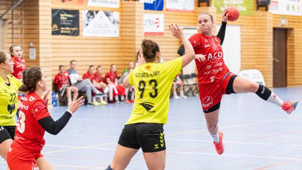 <p>Sechsfach-Torschützin Lynn Buerschaper und die Eupenerinnen unterliegen Skopje zum zweiten Mal.</p>