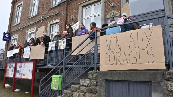<p>Zahlreiche Bürger hatten gegen die geplante Lachsfarm mobil gemacht.</p>