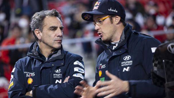 <p>Teamchef Cyril Abiteboul erwartet auch von Thierry Neuville (rechts) Höchstleistungen.</p>