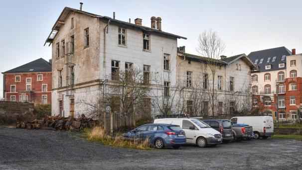 <p>Das Gebäude soll einer Halle weichen, die dem Lontzener Bauhof künftig als Unterstellmöglichkeit für Gerätschaften und den Fuhrpark dienen soll.</p>