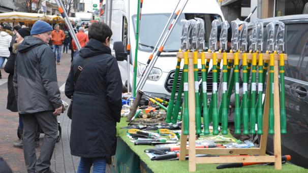 <p>Zum Sortiment des Katharinenmarktes gehörten auch Gartenwerkzeuge.</p>