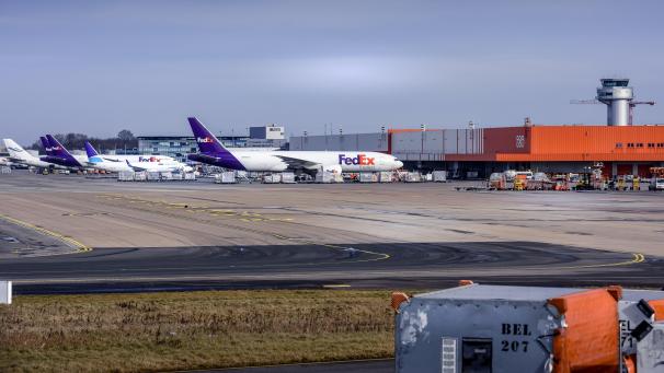 <p>Das Unternehmen Challenge räumte ein, dass Sprengfäden für die israelische Armee über den Lütticher Flughafen Bierset in den Nahen Osten geliefert wurden.</p>