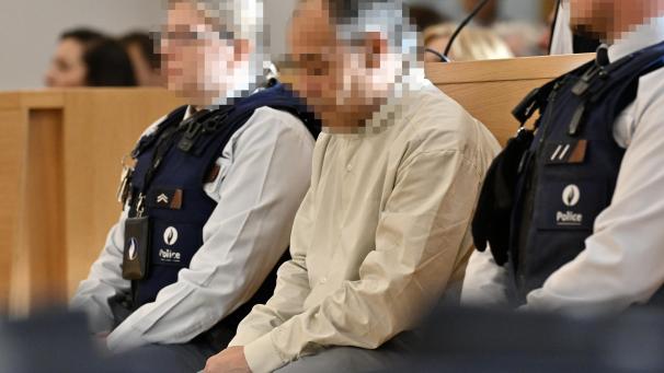 <p>Omar Benchamsy, ein 54-jähriger Baelener mit marrokanischen Wurzeln, ist des zweifachen Mordes sowie des versuchten Mordes in fünf Fällen angeklagt. Er wohnte der Auswahl der Geschworenen am Mittwochnachmittag bei.</p>