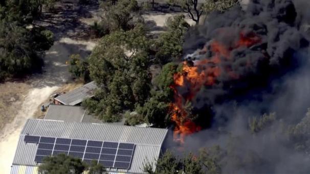 <p>Ein verheerender Waldbrand zerstört große Teile der australischen Westküste.</p>