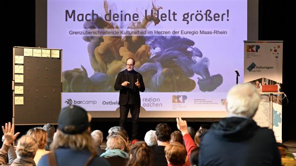 <p>Dabei reden Kulturschaffende aus der Region über das, was sie wirklich bewegt.</p>