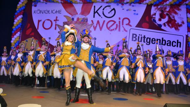 <p>Beim Einmarsch fielen direkt die vielen „Blau-Golden“ der Bürgergarde 1904 Köln auf.</p>