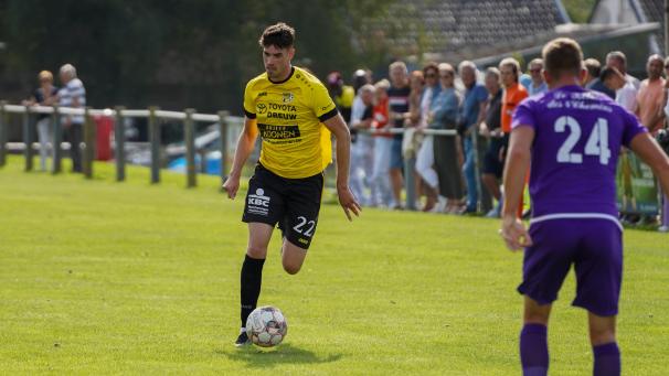 <p>Fabrice Stoffels köpfte direkt nach der Pause das 3:1 für Raeren-Eynatten.</p>