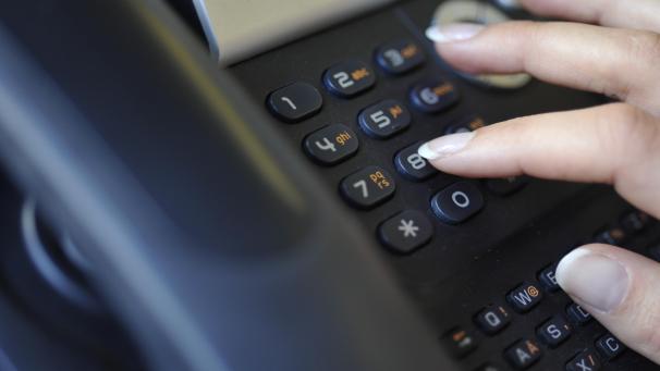 <p>Verbraucher sollten die Preise der Telefonverträge immer miteinander vergleichen.</p>