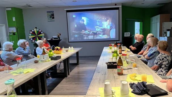 <p>Der „DiGi-Treff“ ist nicht nur eine Bildungsveranstaltung. Auch Unterhaltung und Austausch stehen im Mittelpunkt der regelmäßig stattfindenden Treffen.</p>