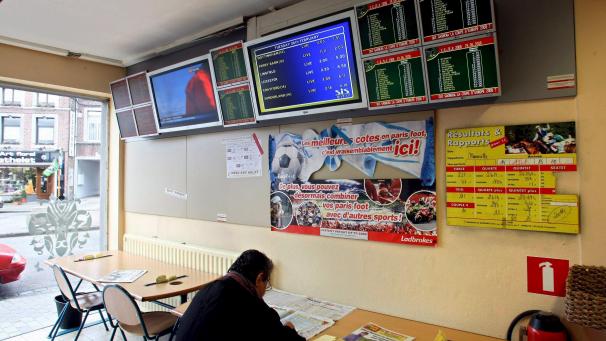 <p>Wettbüros müssen ab dem 1. Dezember wieder Identitätskontrollen durchführen.</p>