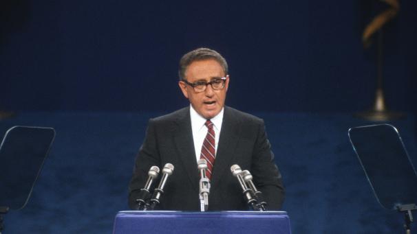 <p>Der ehemalige Staatssekretär Henry Kissinger ist in der Nacht von Mittwoch auf Donnerstag im Alter von 100 Jahren verstorben.</p>