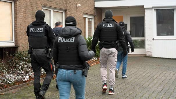 <p>Die Polizei durchsuchte die Eupener Wohnung einer der Tatverdächtigen.</p>
