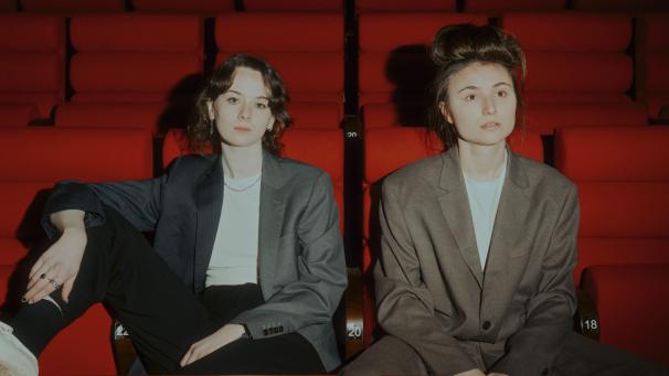 <p>Amber Piddington (links) und Marie Van Uytvanck sind „Kids With Buns“.</p>