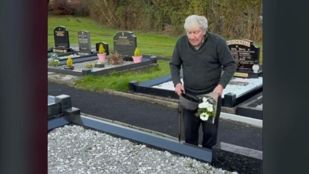 <p>charlies-bar-enniskillen-viral-video</p>