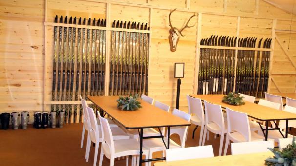 <p>Das Winterchalet am Malmedyer Albertplatz bietet eine einladende Atmosphäre.</p>