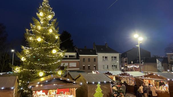 <p>Klarer Himmel und klirrende Kälte sorgten in Kelmis für winterliche Weihnachtsstimmung.</p>
