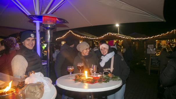 <p>Auf dem Adventsmarkt kann man Spaß haben.</p>