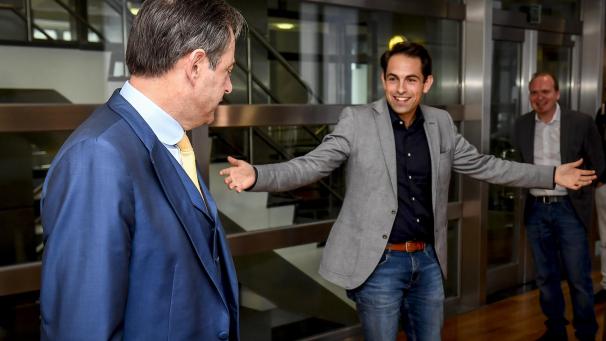 <p>Bart De Wever (l.) sieht in Tom Van Grieken (noch) keinen Verbündeten.</p>