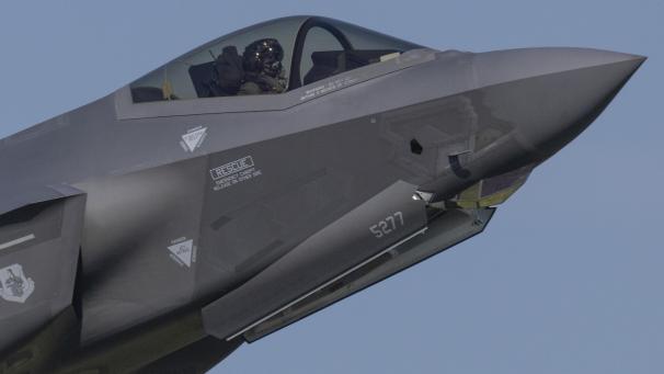 <p>Die neuen Modelle der F-35 Kampfflugzeuge können sechs Raketen oder Bomben tragen.</p>