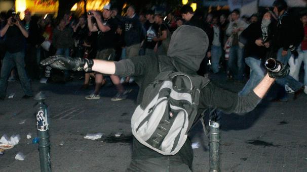 <p>Die Regierung wollte ein Demonstrationsverbot für Randalierer einführen.</p>