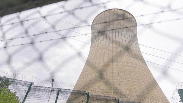 <p>Blick auf das Kernkraftwerk in Tihange bei Huy</p>