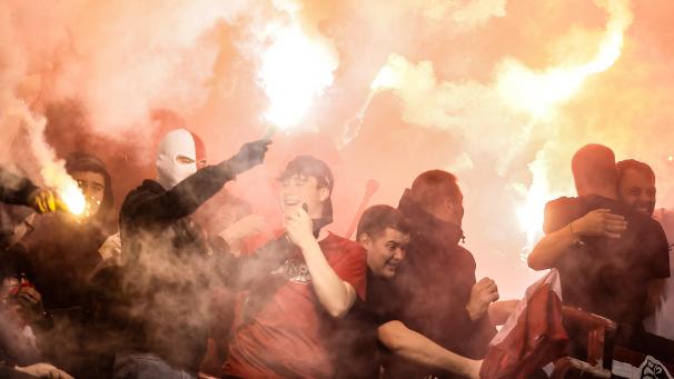 <p>„Fans“ beider Lager sorgten in der jüngeren Vergangenheit immer wieder für Unterbrechungen und sogar Abbrüchen beim Spiel Standard gegen Anderlecht.</p>