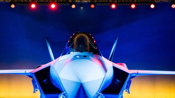 <p>Die erste für Belgien bestimmte F-35 wurde im Werk von Hersteller Lockheed mit passender Lichtshow präsentiert.</p>