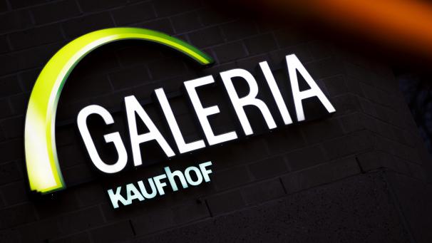 <p>Kurz vor Weihnachten blicken die Beschäftigten der Warenhauskette Galeria Karstadt Kaufhof in eine ungewisse Zukunft.</p>