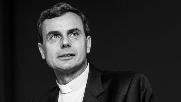 <p>In einem Interview in „De Zondag“ äußert sich Erzbischof Luc Terlinden zur Lage der belgischen Kirche.</p>