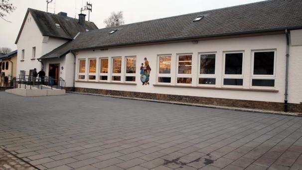 <p>Das neue Dokumentationszentrum ist in der früheren Schule untergebracht.</p>