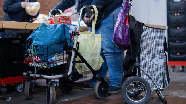 <p>Viele Menschen in der Wallonie – vor allem aber Frauen – kommen finanziell nicht über die Runden. Das geht aus einer Umfrage von Solidaris hervor.</p>