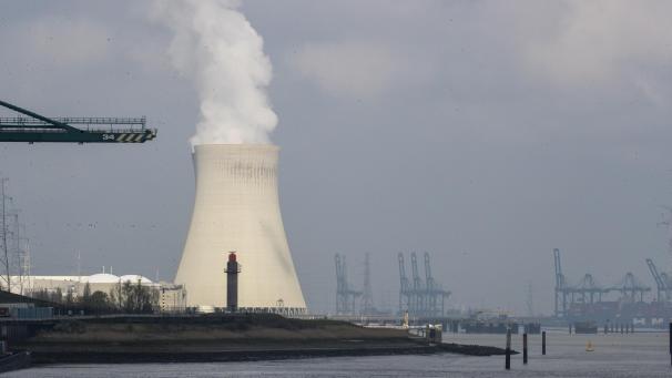 <p>Ein Blick auf einen der Atommeiler des AKW in Doel</p>