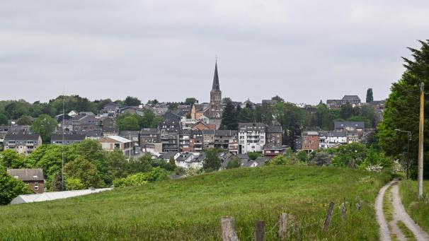 <p>Mehr solvente Einwohner möchte Luc Frank in die Göhlgemeinde bekommen. Die Opposition hält dieses Vorhaben für unrealistisch.</p>