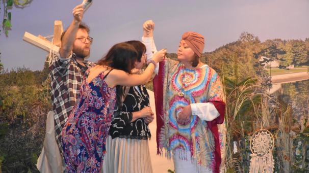 <p>Mit der Idylle auf dem Campingplatz war es auf der Rocherather Theaterbühne schnell vorbei. Die örtlichen Theaterfreunde konnte mit der Komödie „Ein Haschkeks macht noch keinen Sommer“ wieder vollends überzeugen.</p>