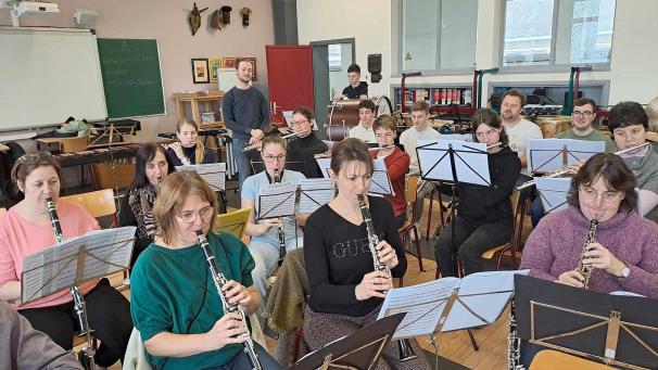 <p>In den Räumlichkeiten der Schule finden die Proben für das Konzert am 20. Januar statt.</p>