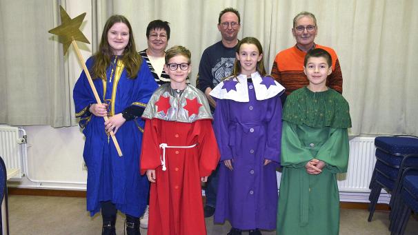 <p>Die Sternsinger aus Berg und ihre Begleiter</p>