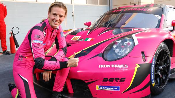 <p>Sarah Bovy, Lady in pink, ist Driver of the Year 2023.</p>