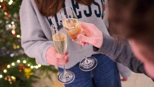 <p>Wer Alkohol trinkt, sollte danach kein Auto fahren.</p>