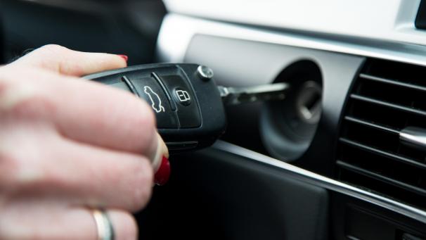 <p>Wer einem betrunkenen Fahrer die Autoschlüssel übergibt, kann sich strafbar machen.</p>