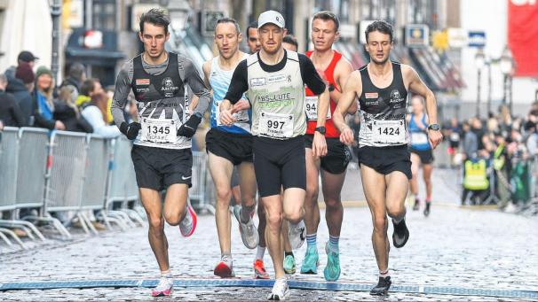 <p>Francis Rauw (Zweiter von links) vom LAC Eupen war 2022 in Aachen am Start und ist auch in diesem Jahr in der Kaiserstadt wieder mit dabei.</p>