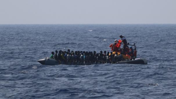 <p>SeaWatch rettetehunderte Geflüchtete.</p>