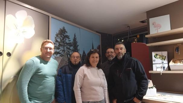 <p>Marco Krickel, Mario Krickel, Sylvie Fabeck, Bruno Krickel und Marc Krickel (von links) organisieren das Projekt.</p>