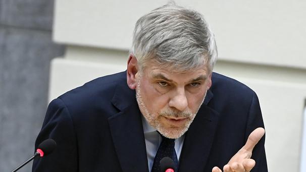 <p>Das Parlament verlangt eine umfassende Aufklärung.</p>