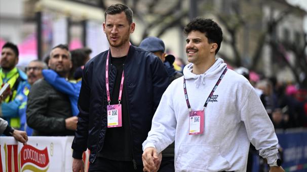 <p>Average Rob - hier mit Fußball-Nationalspieler Jan Vertonghen (links) zu sehen - hat künftig mehr Freiraum auf TikTok &amp; Co.</p>