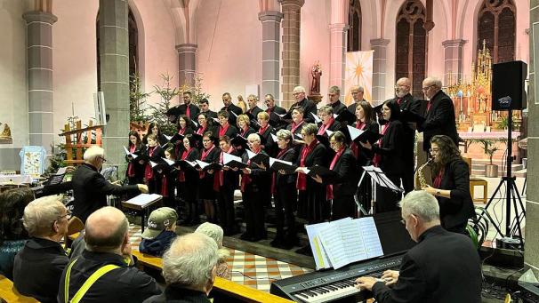 <p>Die Ameler begeisterten in ihrer Pfarrkirche.</p>