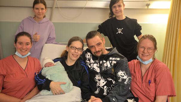<p>Die Familie und die Wochenstation freuen sich über die Geburt des kleinen Sébastien.</p>