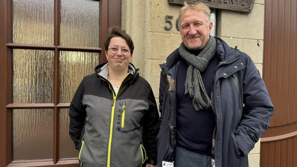 <p>Aline Savelsberg und Jürgen Strang freuen sich auf die Eröffnung der neuen Wohnstätte im März.</p>