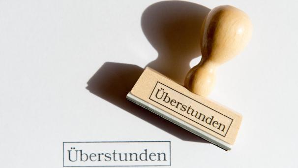 <p>Jungliberale Ostbelgiens fordern eine konsequente Abschaffung der Versteuerung auf Überstunden.</p>